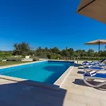 Kata Villa *